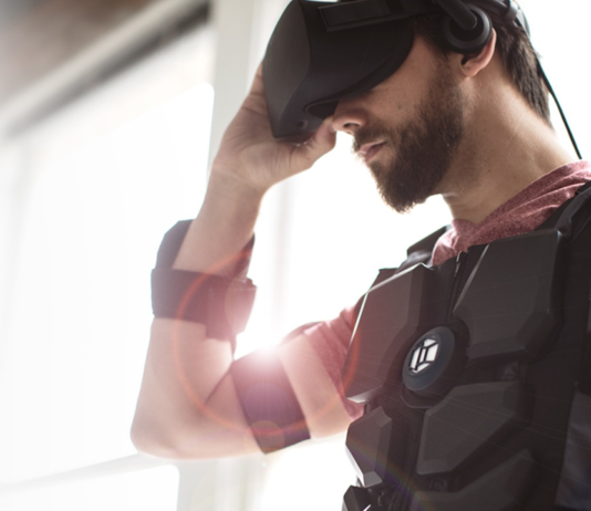 Le gilet Hardlight VR, l'accessoire d'immersion ultime pour la réalité virtuelle
