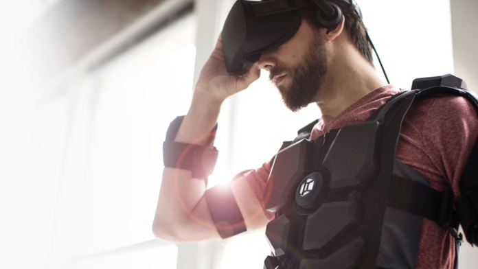 Le gilet Hardlight VR, l'accessoire d'immersion ultime pour la réalité virtuelle